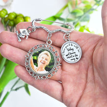 Load image into Gallery viewer, Personalized Graduation Cap Memorial Tassel Brooch Pin – Class of 2025 Sympathy Gift