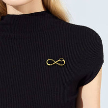 Load image into Gallery viewer, Custom Infinity Name Brooch Personalized Nameplate Lapel Pin Memorial Gifts