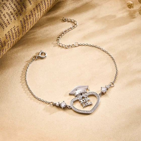 Personalized Graduation Cap Bracelet – Name Bracelet for Class of 2024 Gift for Her