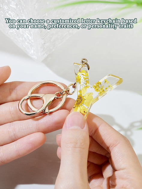 Personalized Name Light Yellow Dried Flower Letter Keychain – Custom Alphabet Bag Charm