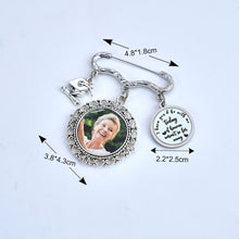 Load image into Gallery viewer, Personalized Graduation Cap Memorial Tassel Brooch Pin – Class of 2025 Sympathy Gift
