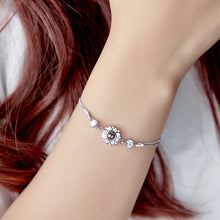 Load image into Gallery viewer, Personalized Photo Projection Flower Bracelet – Romantic Commemorative Gift for Girlfriend