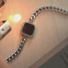 Load and play video in Gallery viewer, Personalized Temperature-Sensitive Photo Bracelet – Magic Color-Changing Men’s Bracelet