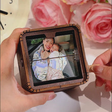 Load and play video in Gallery viewer, Custom 8/16 Photos Music Flipbook Frame Animation Machine Mechanical Hand-cranked Photo Album with Light Unique Mother&#39;s Day Gifts
